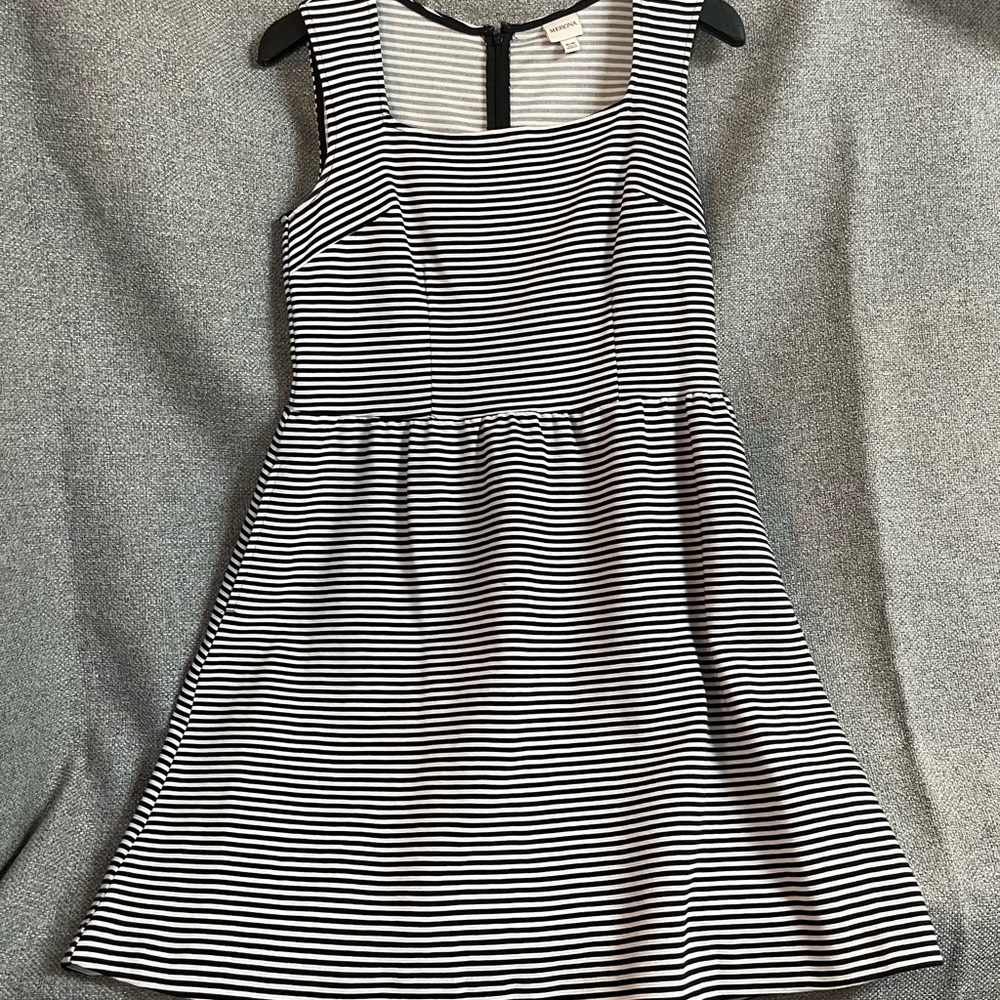 Fun stripped dress with a nice cotton feel!